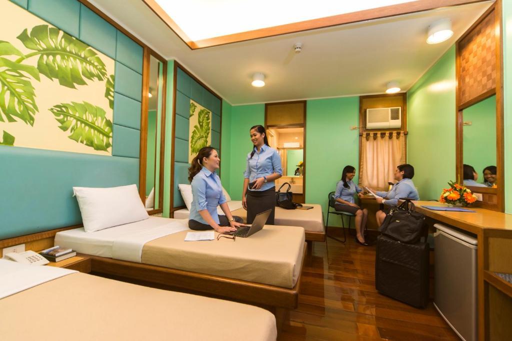 Kabayan Hotel Pasay Exterior photo