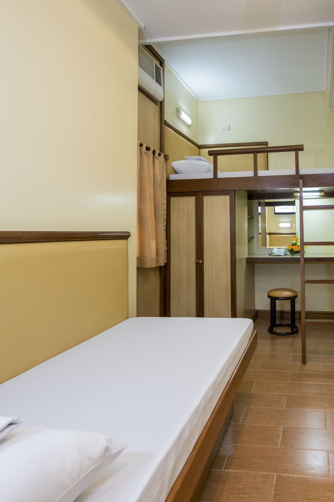 Kabayan Hotel Pasay Exterior photo