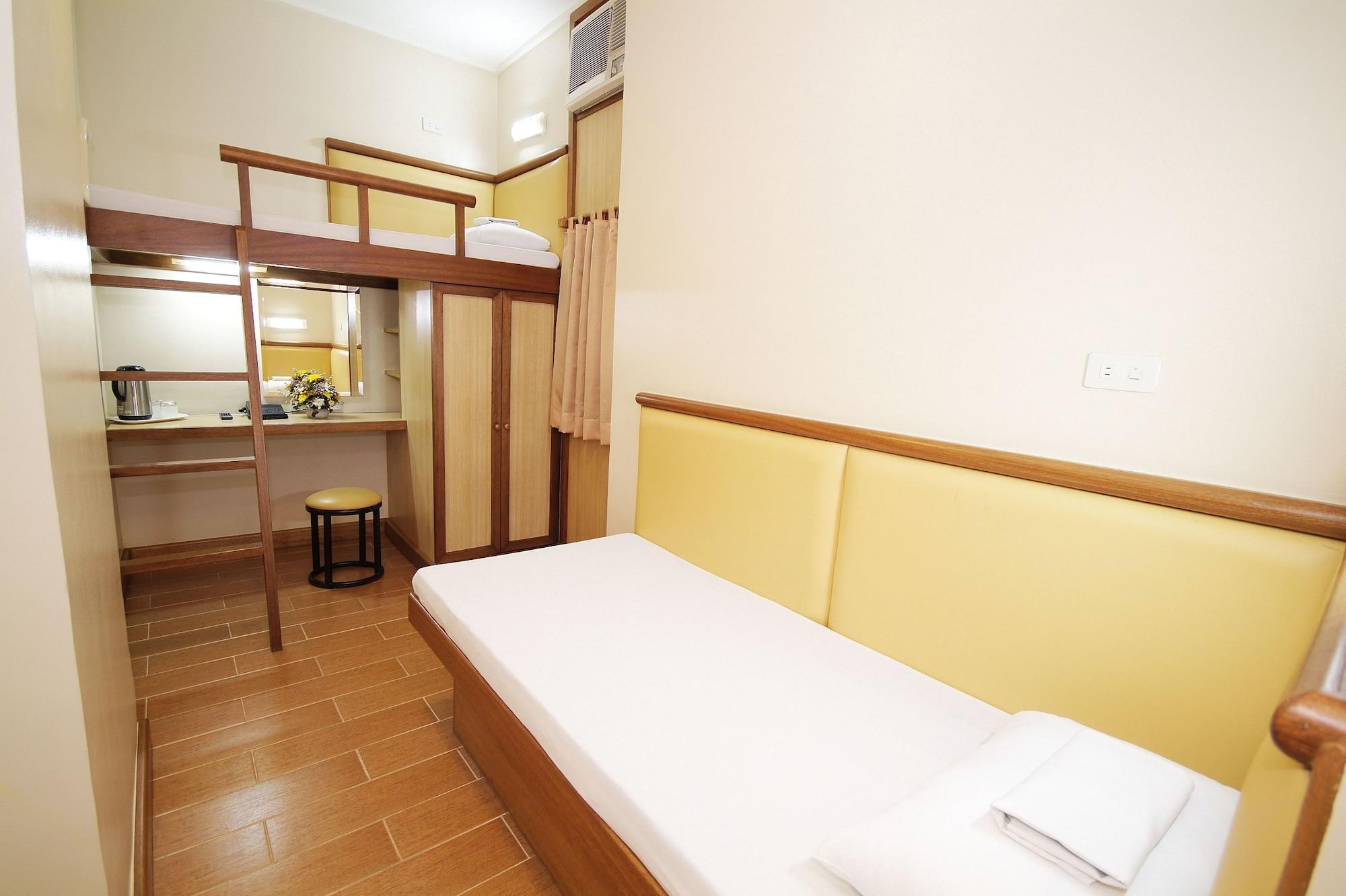 Kabayan Hotel Pasay Exterior photo