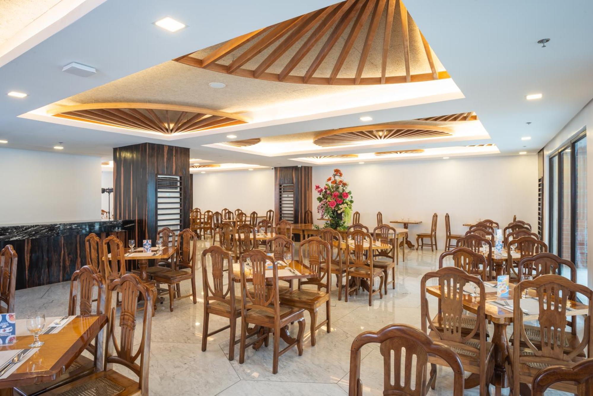Kabayan Hotel Pasay Exterior photo