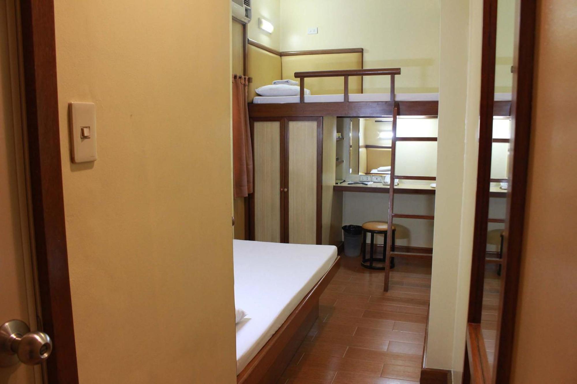 Kabayan Hotel Pasay Room photo
